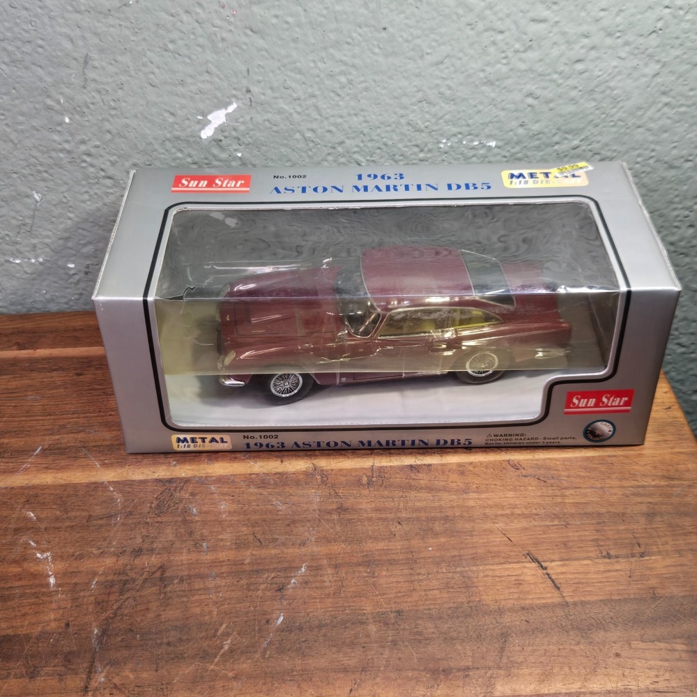 1/18 SCALE SUN STAR 1963 ASTON MARTIN DB5 #1002